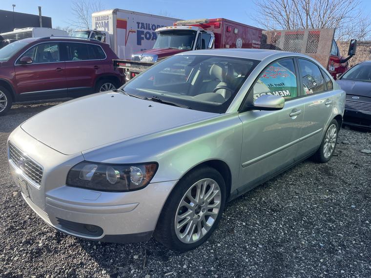2004 Volvo S40 with mechanical problems, bought for cash